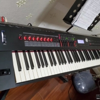 roland rd2000  yamaha motif  es7ģ