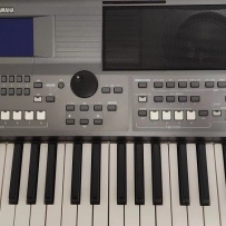 YAMAHA PSR S670