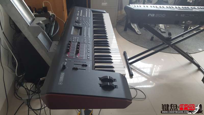 YAMAHA  MOXF6