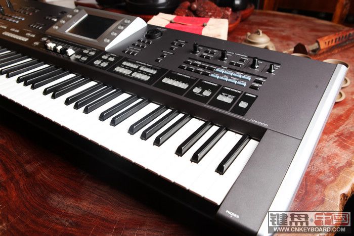 ROLAND G70