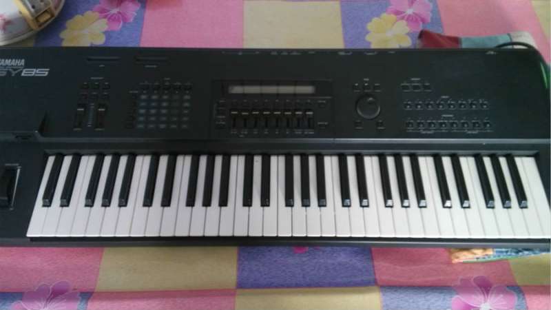 yamaha sy85.jpg
