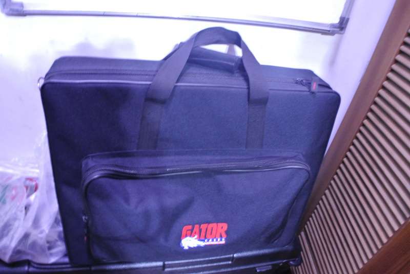 korg d3200 gator��.jpg