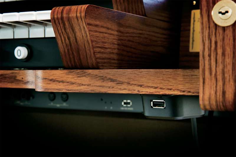 c-380_usb_gal.jpg