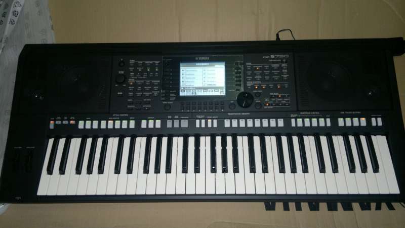 PSR-S750