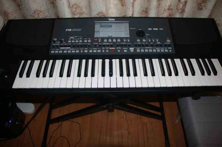 KORG PA600