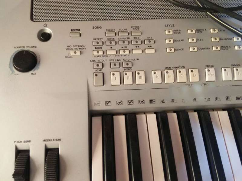 ������ť��Ե��ʹ��ĥ�� ���н���ABCD�� ���������