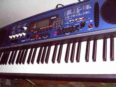 yamaha djx.jpg