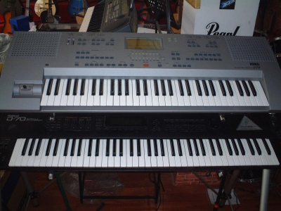 KORG is50&Roland D-70.jpg