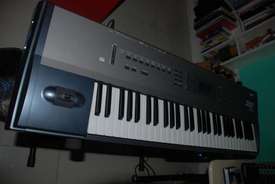 ��ɫ������