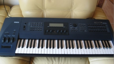 YAMAHA  EX7