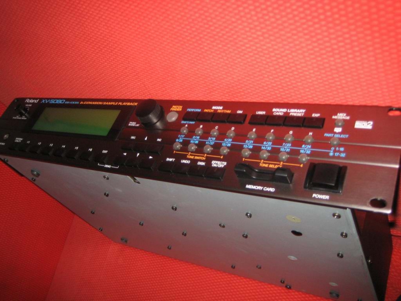 Roland XV-5080.jpg