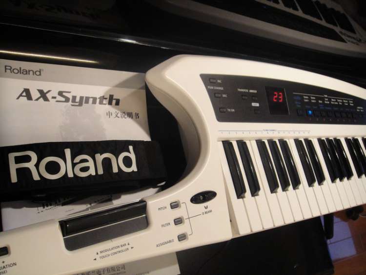 Roland Ax-Synth 3.jpg