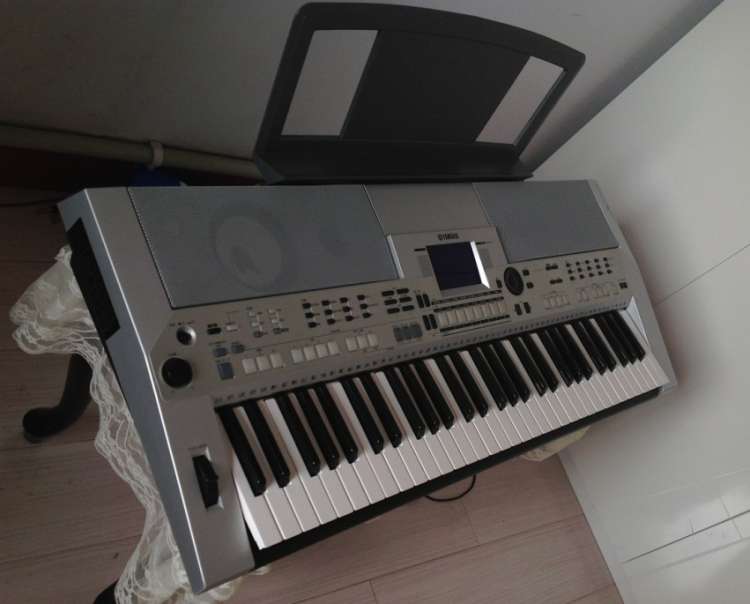 LN4UKA})SP9_V~RG[TF$U7G.jpg